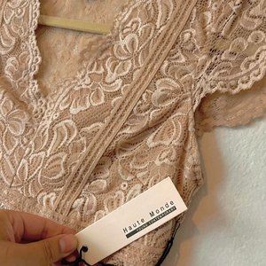 Tan/ Cream Sheer V-kneck lace bodysuit  w/ TAG & VIDEO